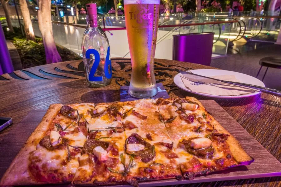 evening meal pizza jewel changi airport singapore