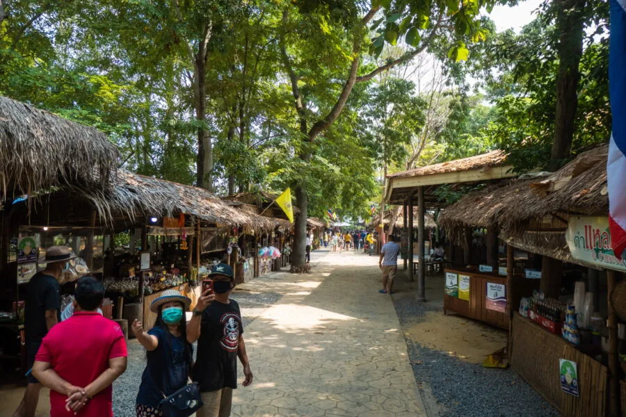 alley - ban rachan old market - singburi