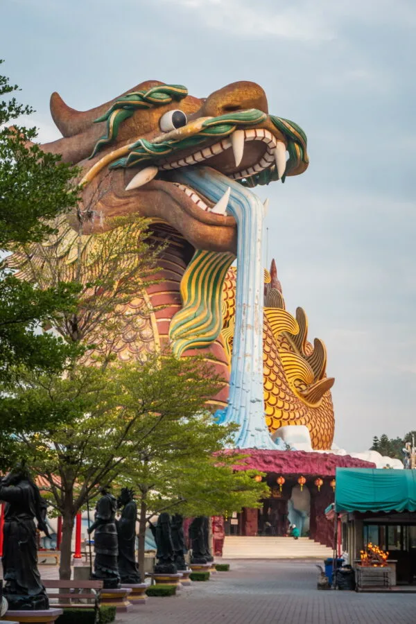 view dragon descendants museum - suphan buri
