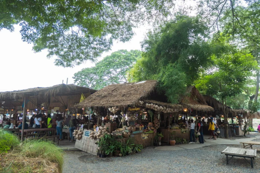 overview ban rachan old market - singburi
