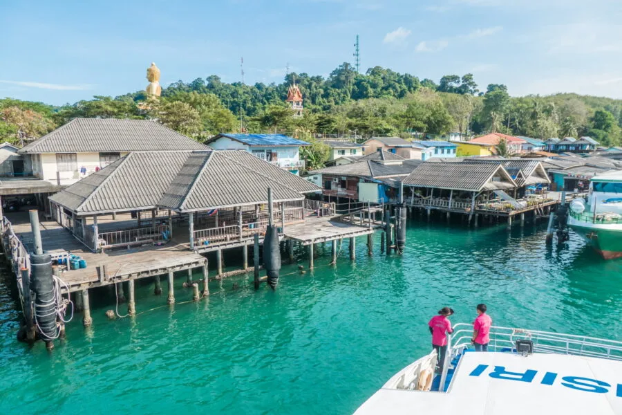 arrivee au quai ao salad ko kood