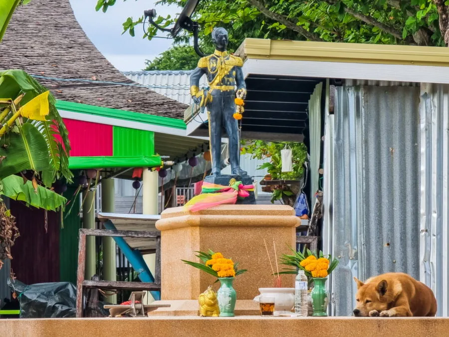 shrine with dog ko samet
