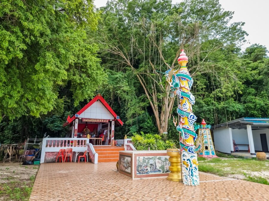 sri tubtim shrine noi na beach ko samet