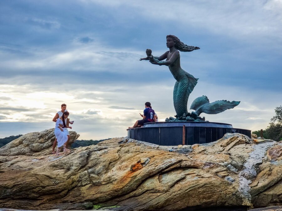 statue sirene sai kaew beach ko samet