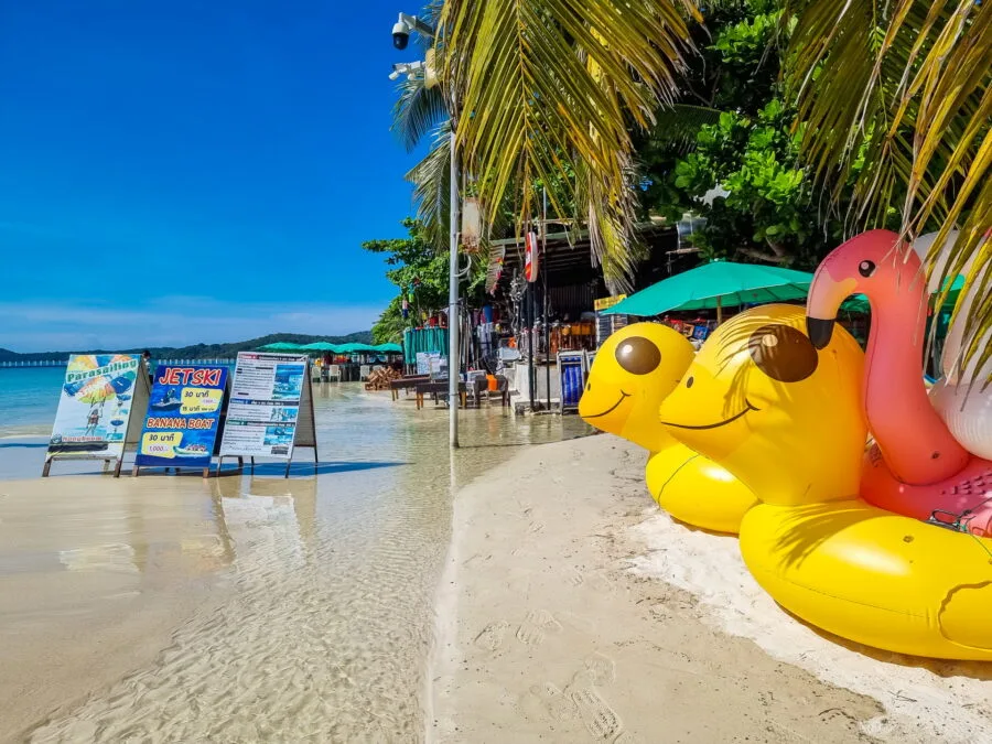 floating duck sai keaw ko samet