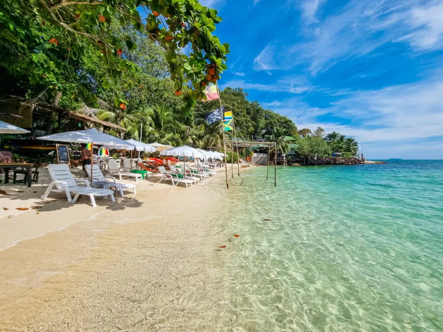 ao chor ko samet beach
