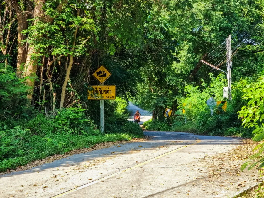 road to laem toei ko samet
