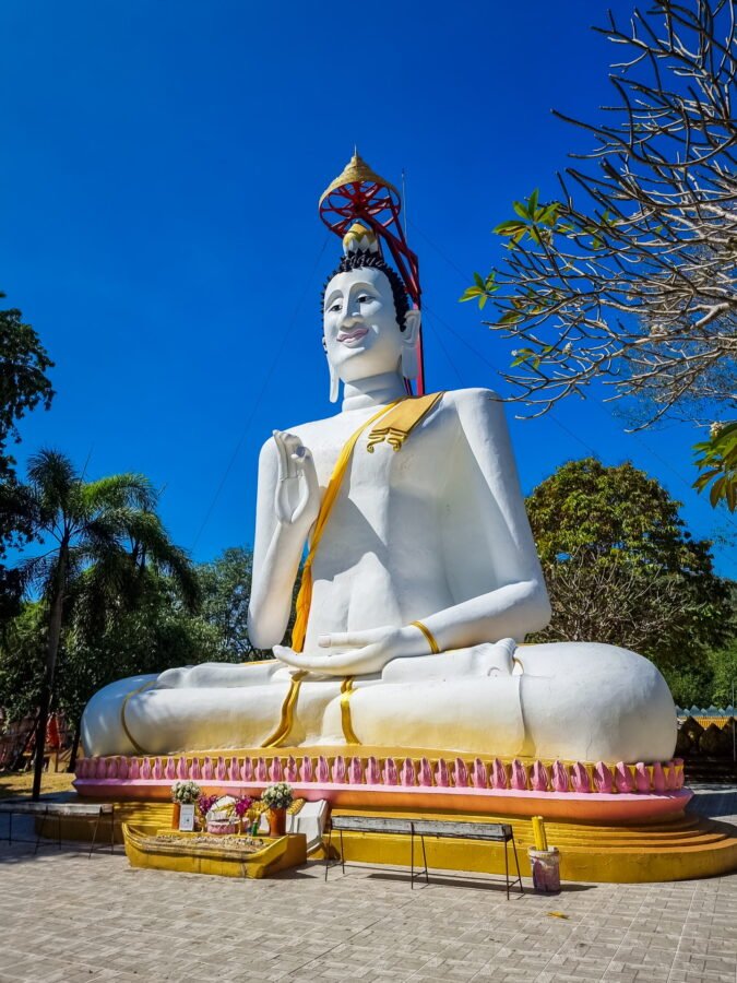 statue bouddha blanc wat ko samet