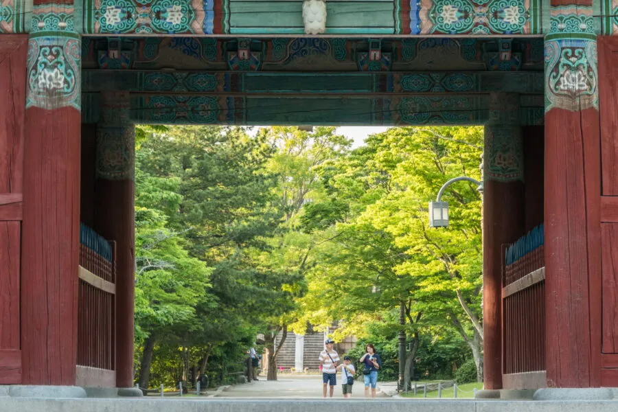 cheon wangmun temple bulguksa gate path