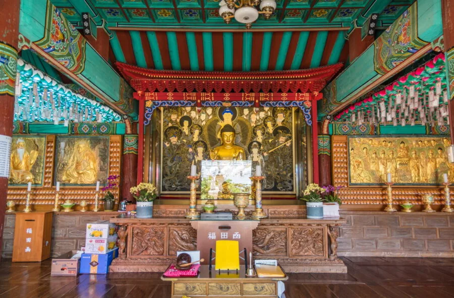 buddha statue secondary building seokguram cave