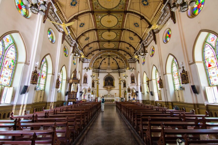 interieur holy rosary church bangkok