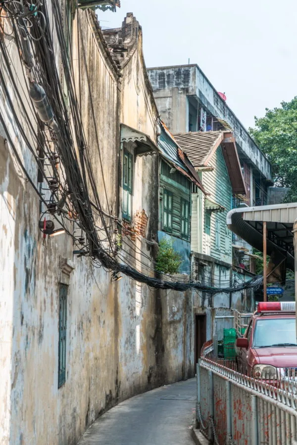 talat noi alley bangkok