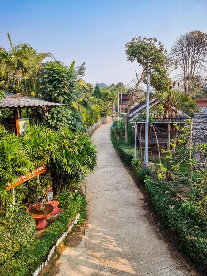 surroundings guesthouse pai loess resort