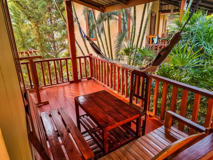balcony guesthouse pai loess resort