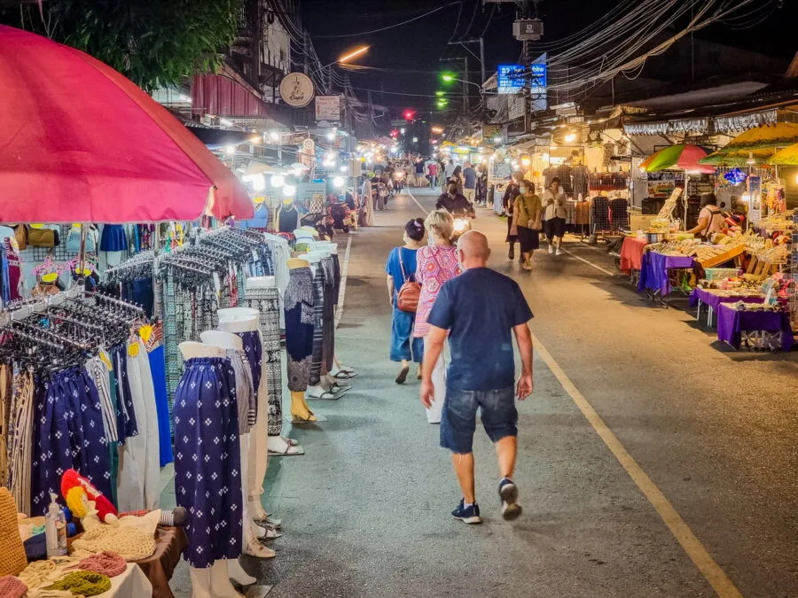 pai night market thailand
