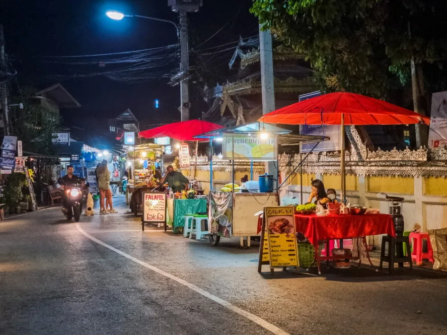 pai walking street night market