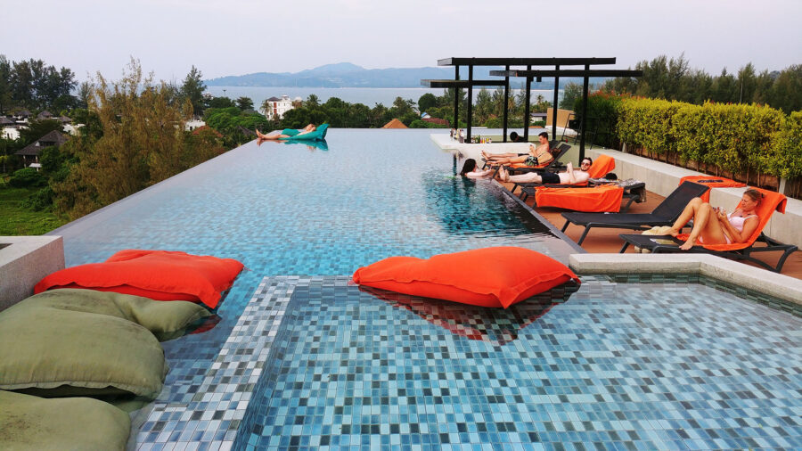 piscine 6th Avenue Surin Beach