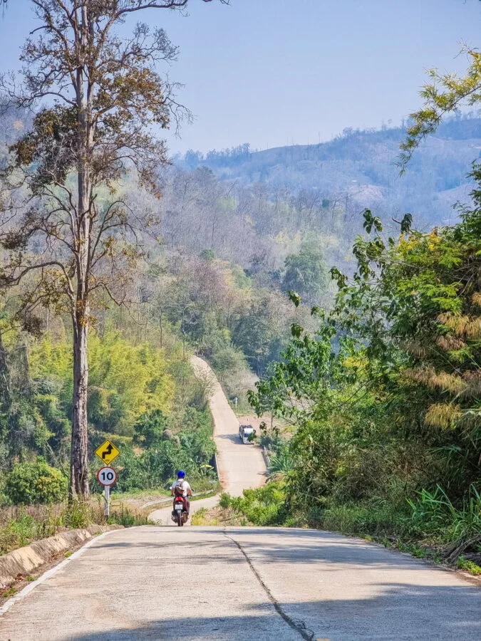road around pai thailand