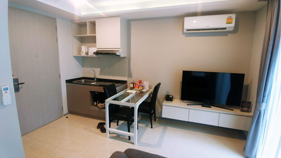 salon 6th Avenue Surin Beach phuket