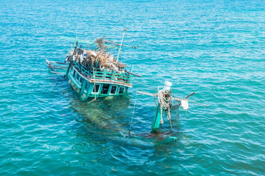 bateau coulé village ao yai ko kood