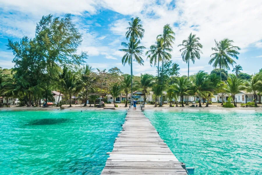 sur ponton plage bang bao ko kood