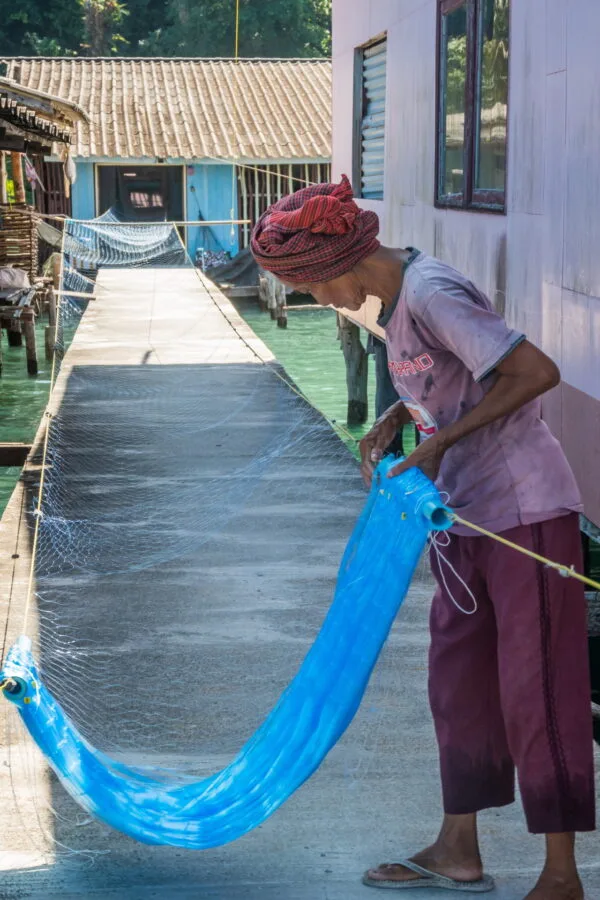 vieille dame village ao yai ko kood