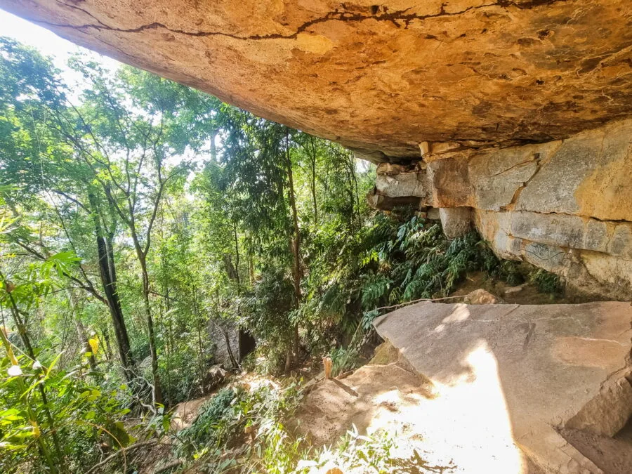 Phou Phanan cave viewpoints Laos