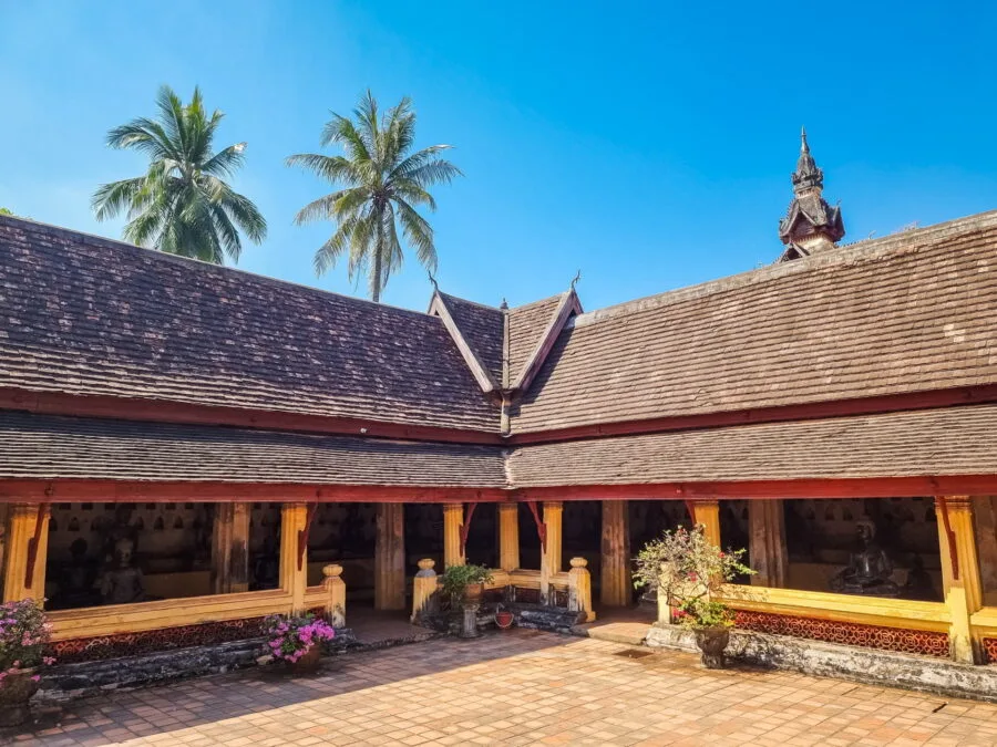 courtyard corner vat sisaket Vientiane