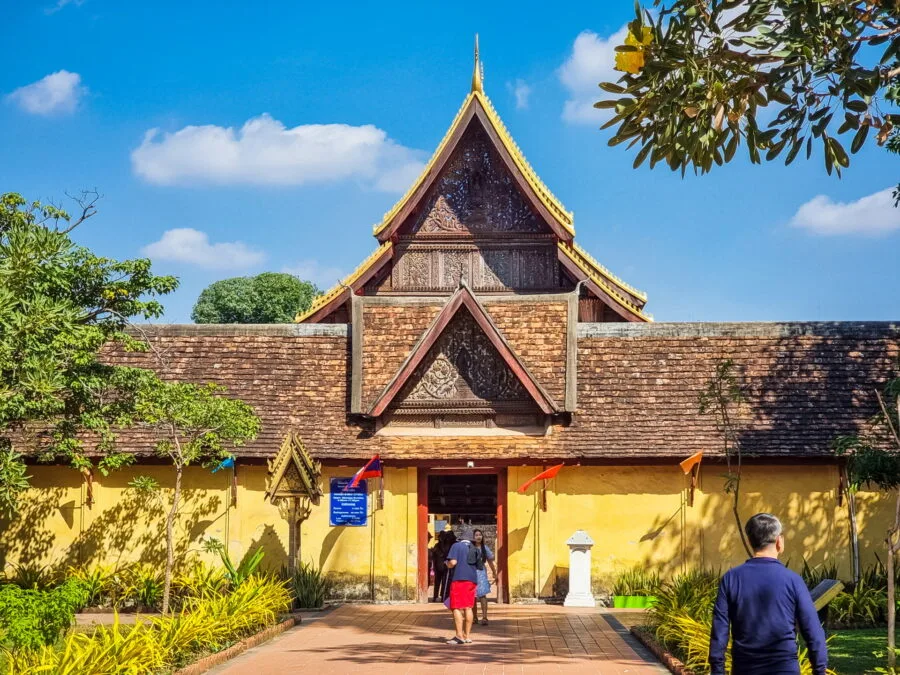 outdoor enclosure vat sisaket vientiane