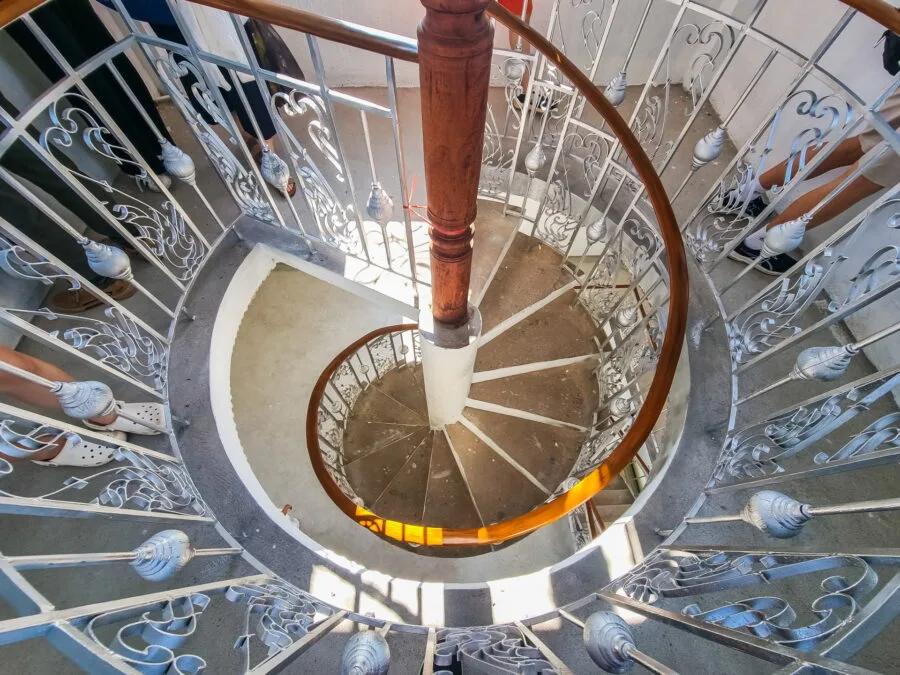 spiral staircase patuxai vientiane laos