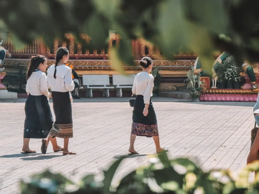 young laotian women vat simuong vientiane