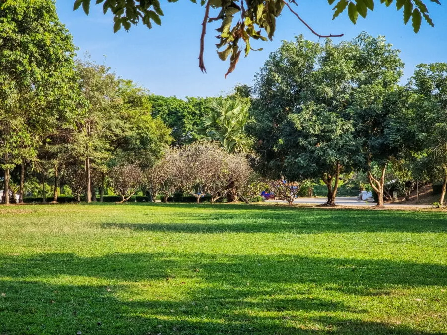 anouvong park vientiane