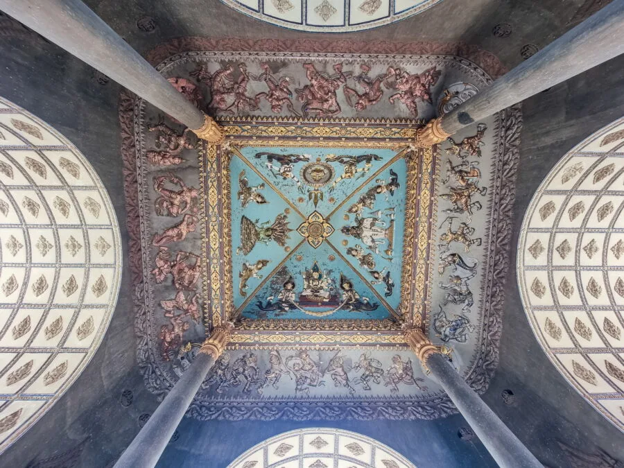 ceiling door victory patuxai vientiane laos