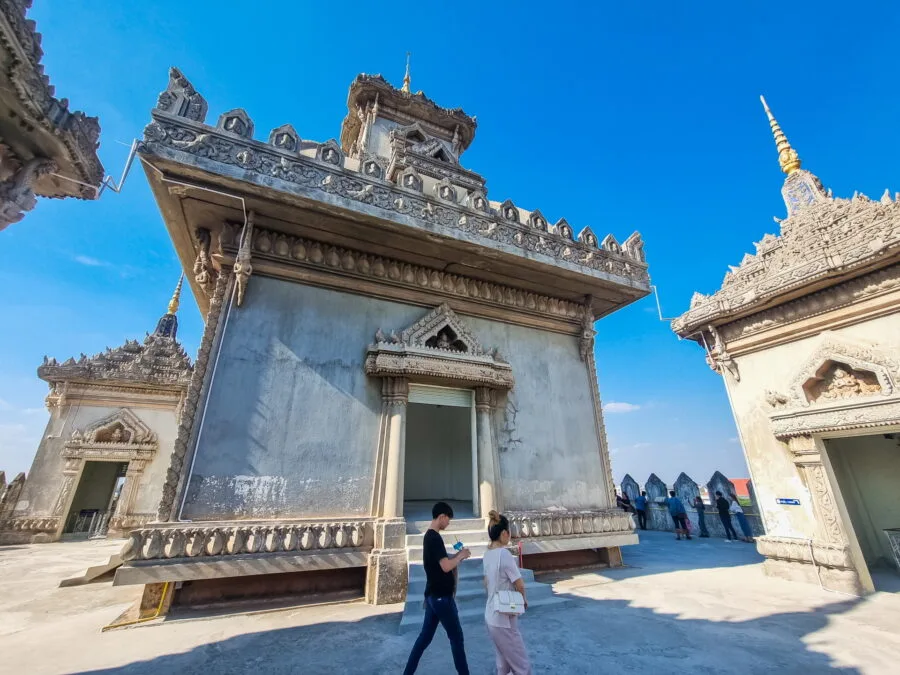 high platform victory gate patuxai vientiane laos