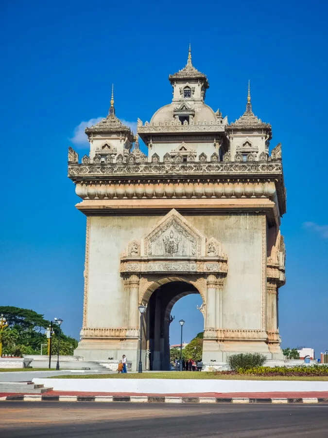 victory gate patuxai vientiane laos
