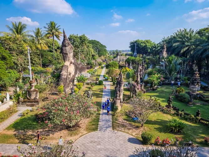 vue generale parc du bouddha vientiane