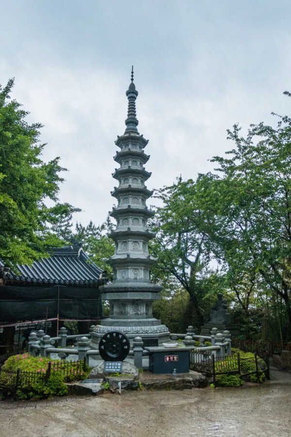 pagoda stone temple Haedong Yonggungsa busan