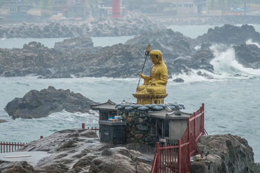 statue seaside temple Haedong Yonggungsa busan