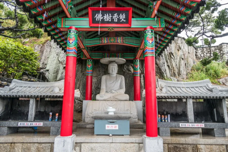 buddha statue Haedong Yonggungsa temple busan