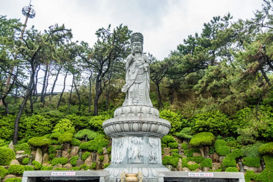 statue goddess of mercy Haedong Yonggungsa temple busan