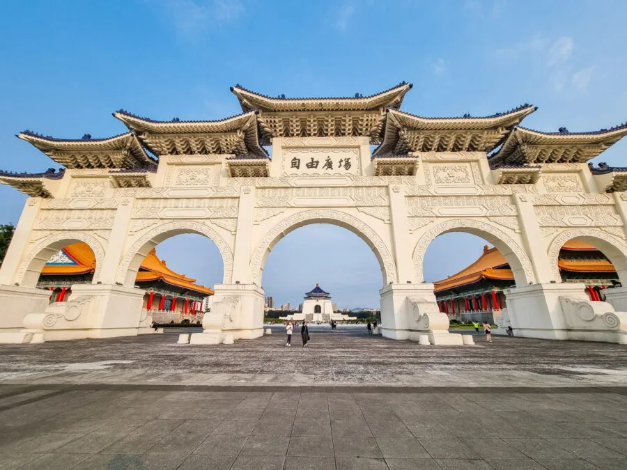 freedom arch memorial chiang kai shek taipei