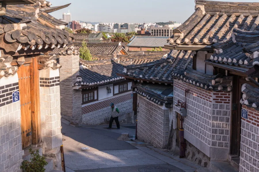 stroll bukchon hanok village seoul