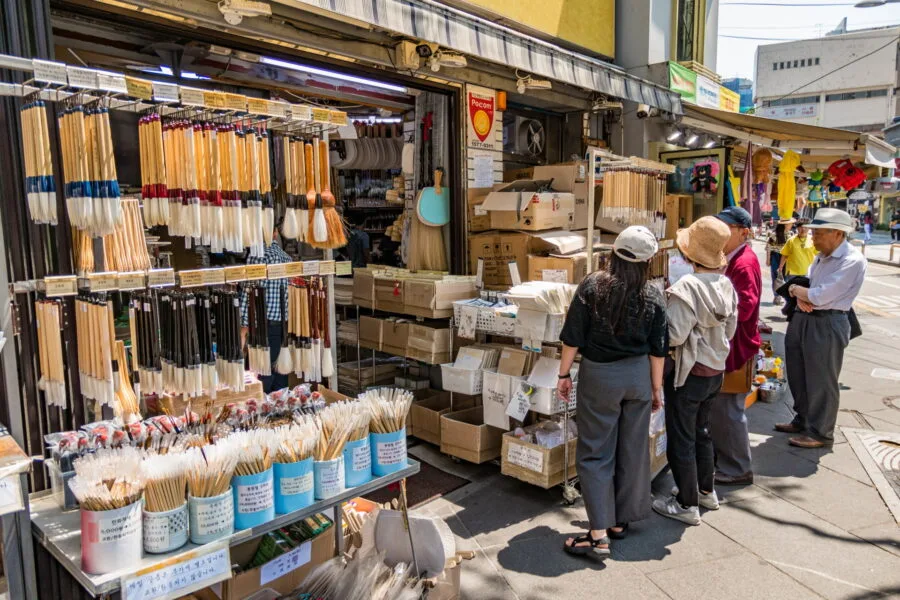 souvenir shop insadong district seoul