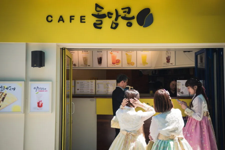 cafe long rue Deoksugung Stone-wall Road Seoul South Korea