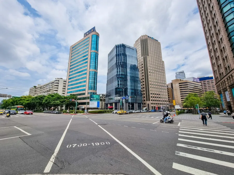 intersection downtown taipei taiwan