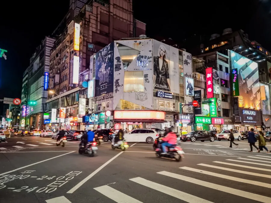 night crossroads wanhua district taipei