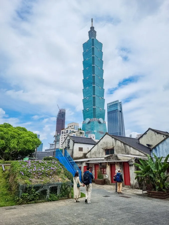 contrast at 44 south village taipei 101