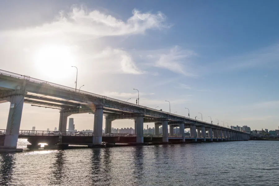 Double Jamsu Bridge and Banpo Han River Seoul