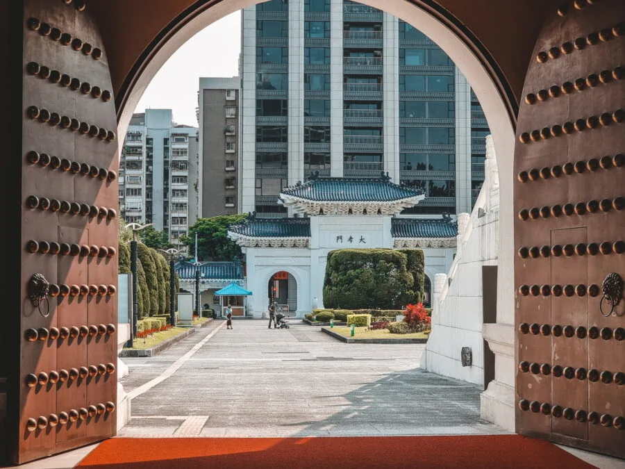 side entrance memorial chiang kai shek taipei