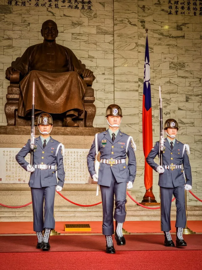 end ceremony changing guards memorial chiang kai shek taipei